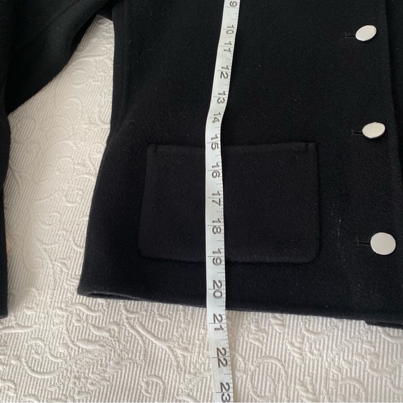 Theory Size 4 Black Cropped Wool and Cashmere Jacket - Picture 6 of 10